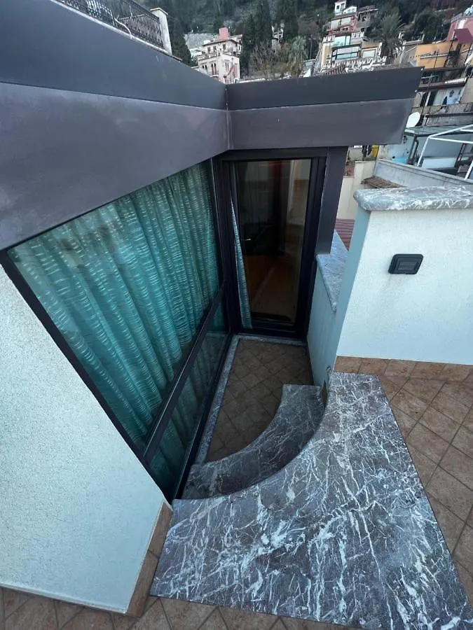 شقة Dream House تاورمينا 0*,